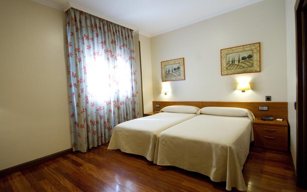 Hotel Los 5 Pinos Madri Exterior foto